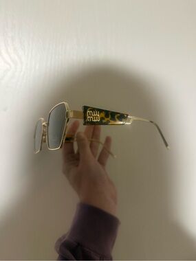 Gold Metal Sunglasses with Green Leopard Temple Panels
